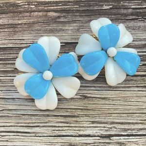 Judith McCann Wingback Blue White Floral Earrings Vintage 1940s-50s 2"